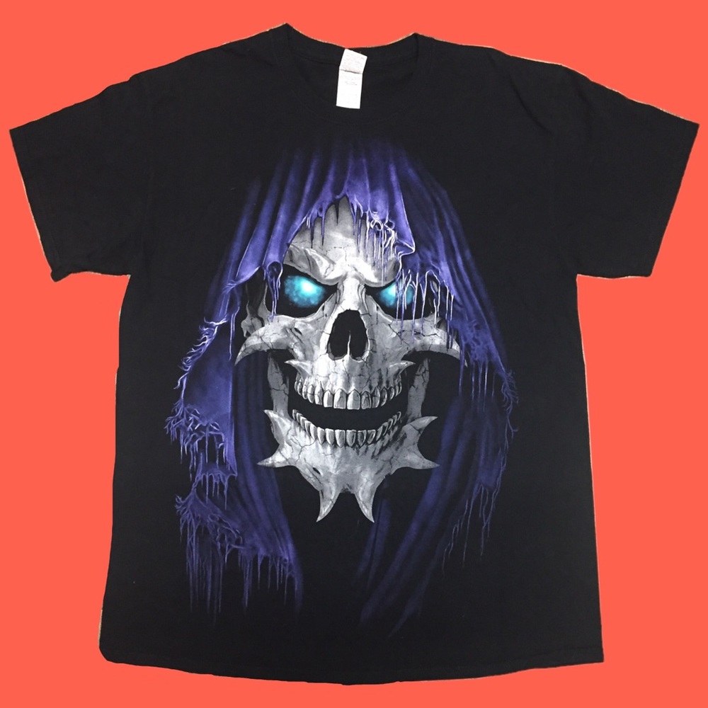 Like new skull graphic T-shirt size large
